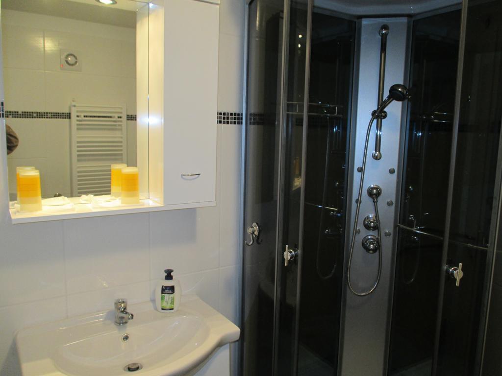 Studio Brnat Apartment Кобарид Стая снимка