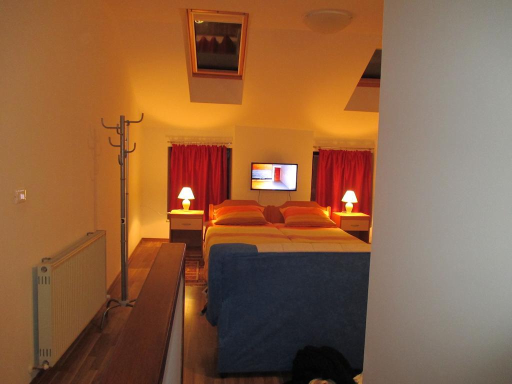 Studio Brnat Apartment Кобарид Стая снимка