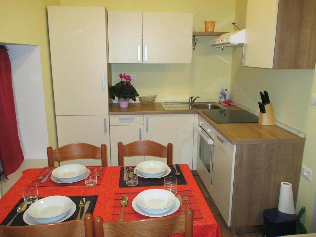 Studio Brnat Apartment Кобарид Стая снимка
